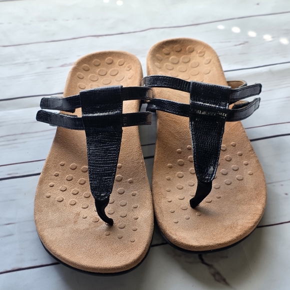 Vionic Womens Elvia Black T-Strap Sandals Black Leather Croc 9.5 M - Picture 2 of 7